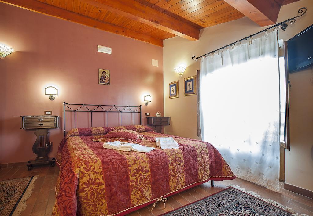 B&B La Ginestra Civita Habitación foto